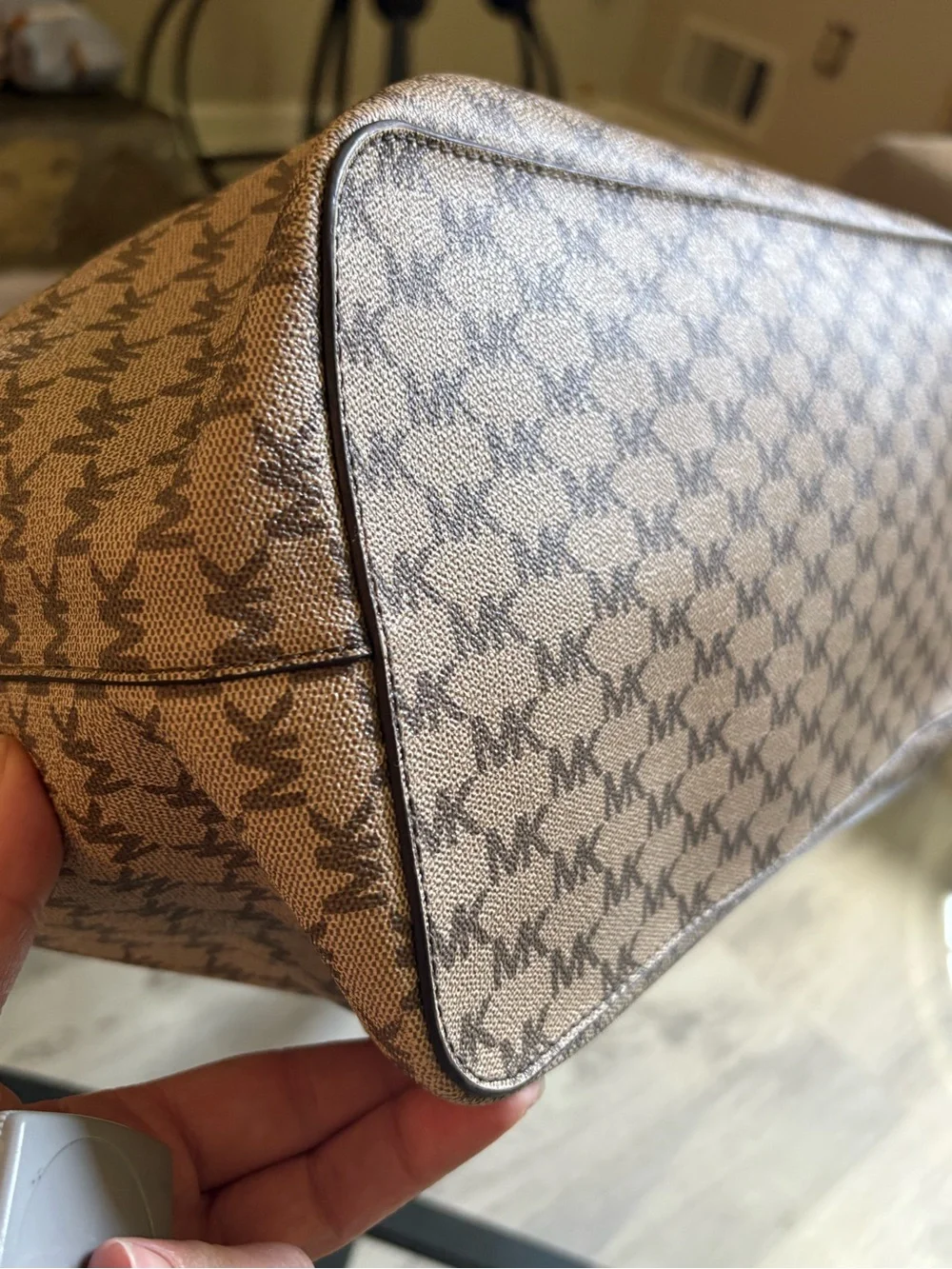 Michael Kors Emry Large  zip tote Tan/Brown MK Logo Tote